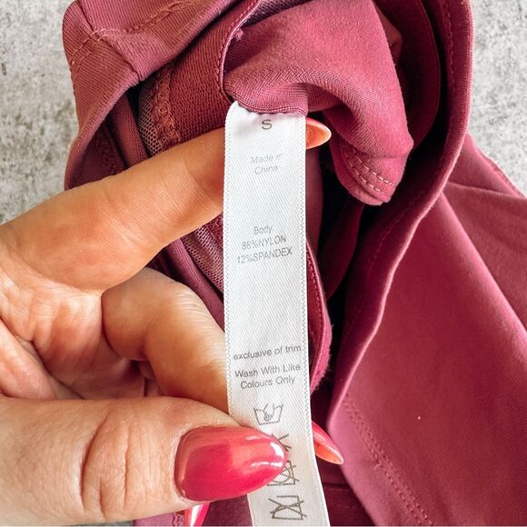 Boutique Pink Cropped Spaghetti Strap Workout Top Size Small - Picture 5 of 6